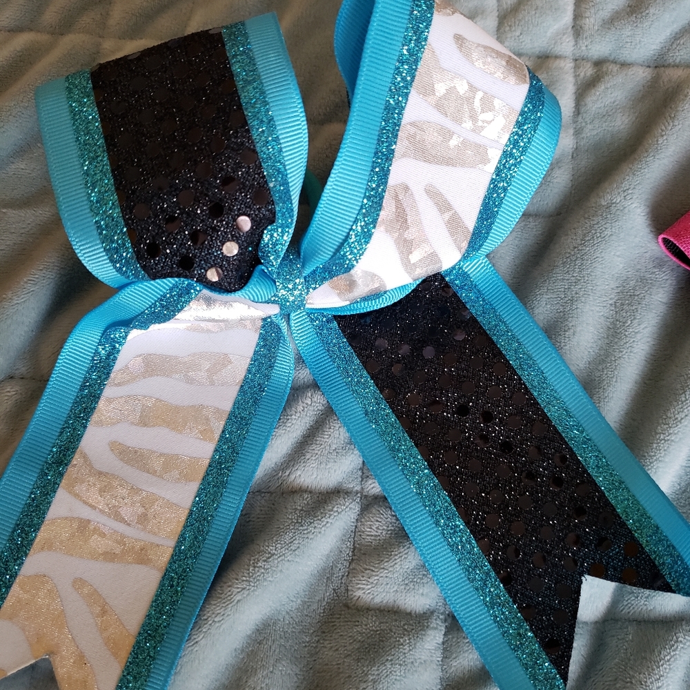 Cheer bows bundle - Picture 4 of 5